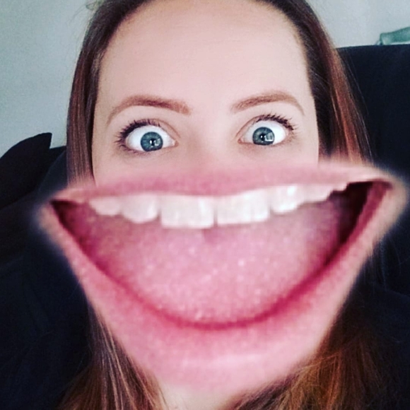 Meet your Posher, Danielle - Picture 1 of 1